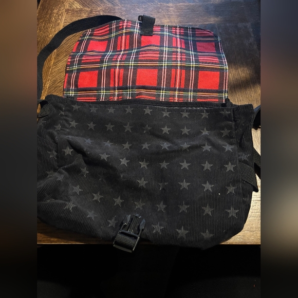 Dickies Black Star Print Messenger Bag with Flap Design - Picture 2 of 2